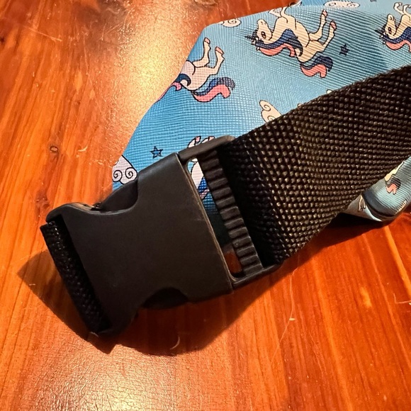 Unicorn Print Fanny Pack NWOT - Picture 5 of 7